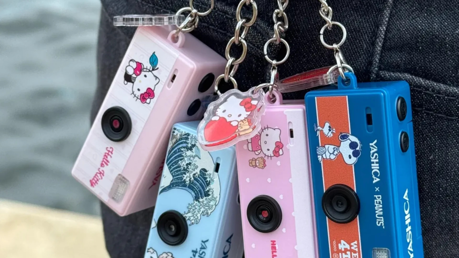 Yashica lança Funtastic com versões Snoopy e Hello Kitty por R$148