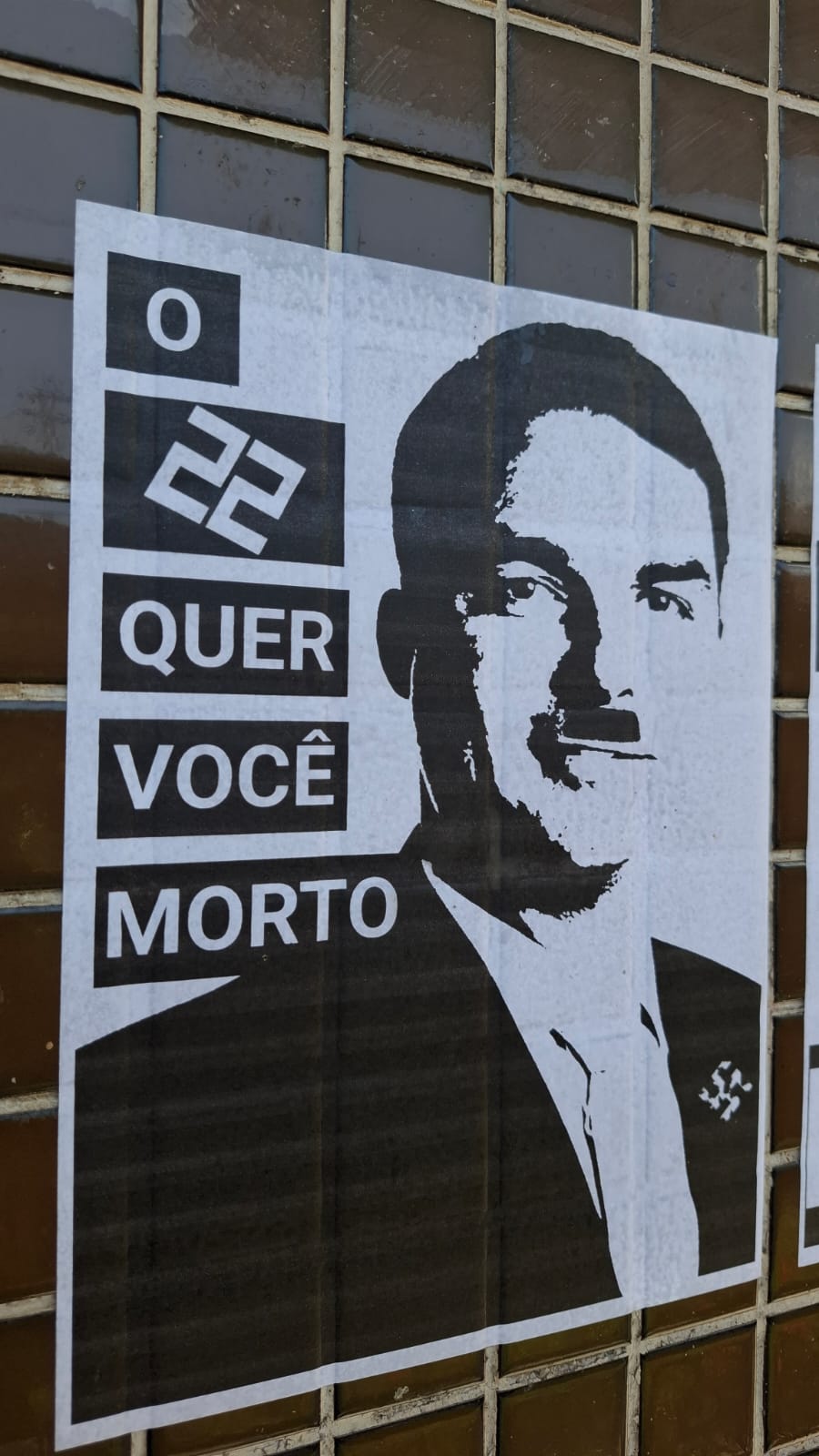 Justiça Eleitoral determina remoção de cartazes contra Flávio Bolsonaro na UFS