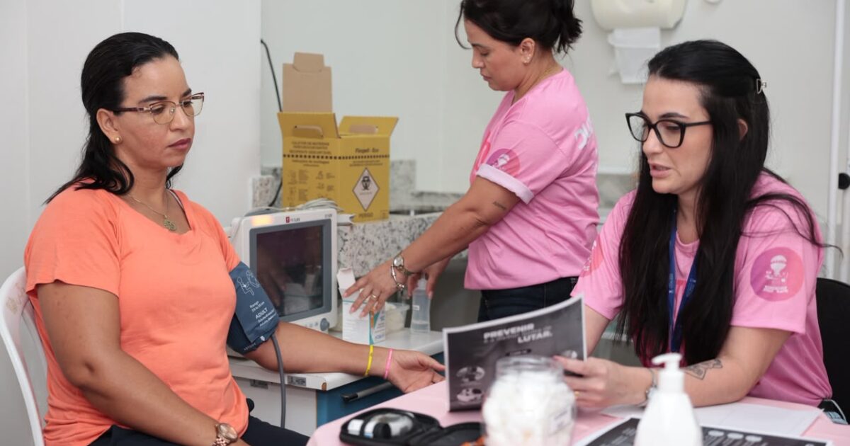 Alese oferece exames e orientações a servidoras no Outubro Rosa