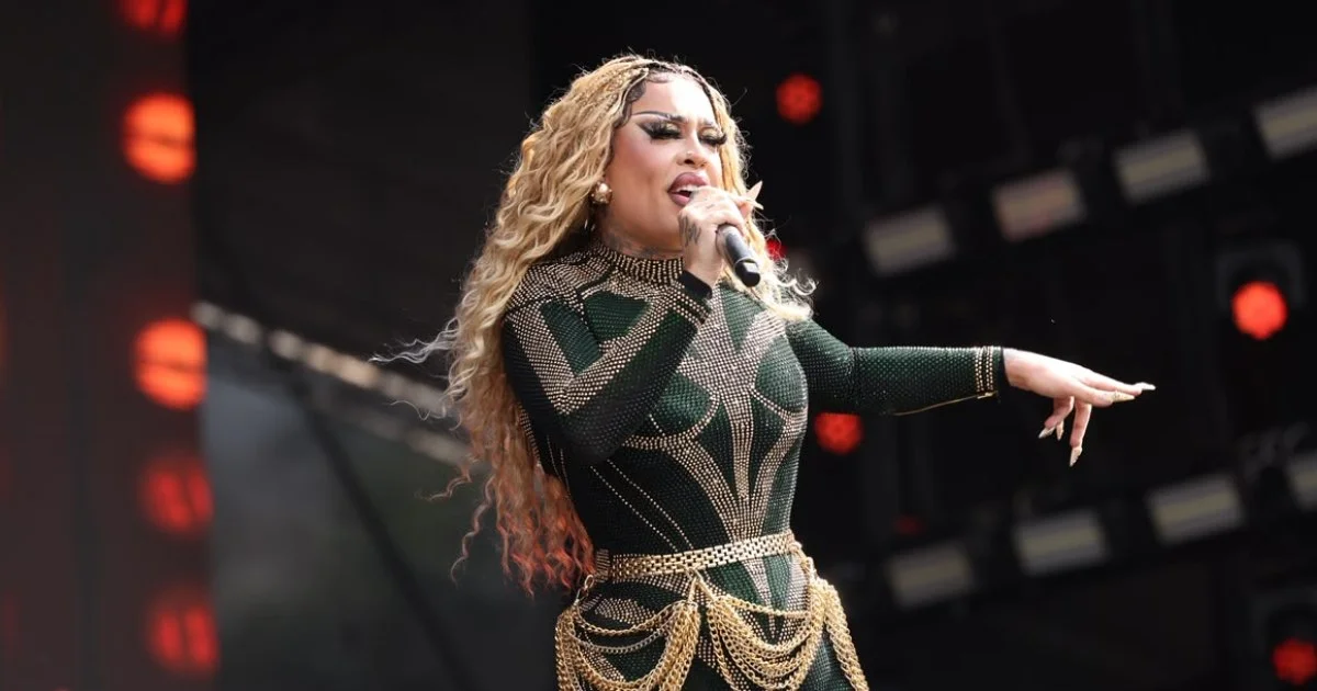 Anitta encerra Meli Music 2026 com Normani; atrasos marcam edição