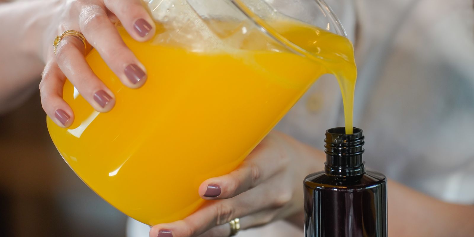 Anvisa libera produção artesanal de perfumes, velas, sabonetes e mais