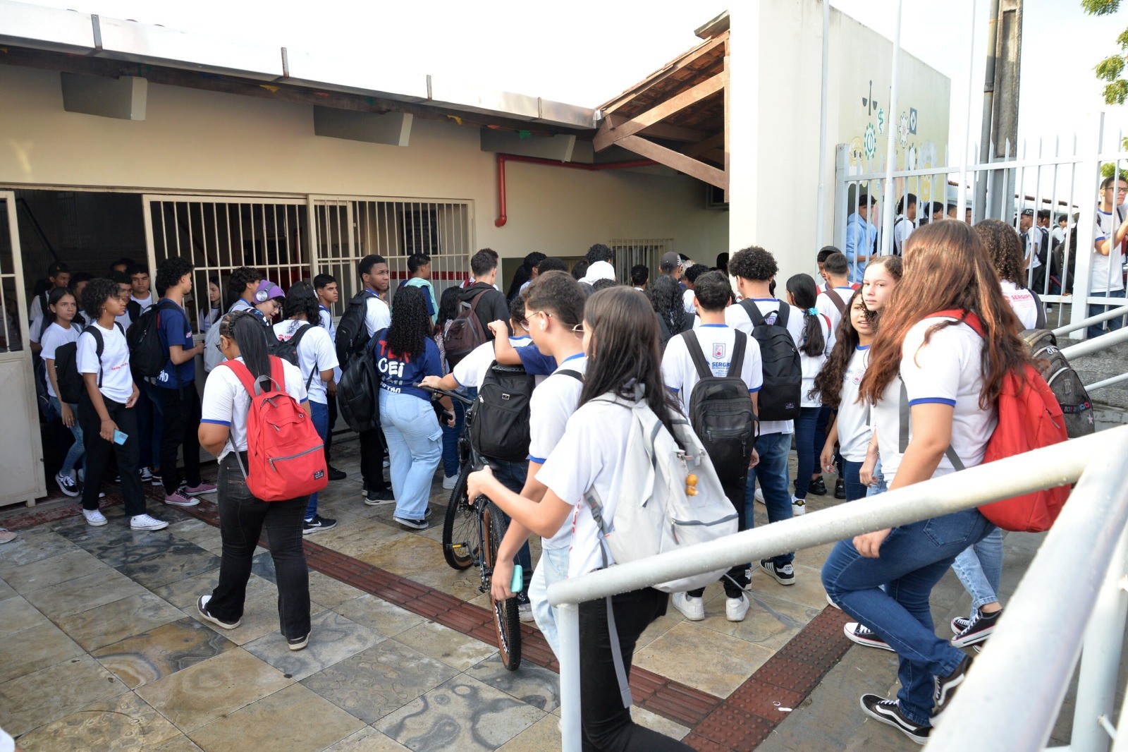 Aulas retornam em 319 escolas estaduais de Sergipe após greve