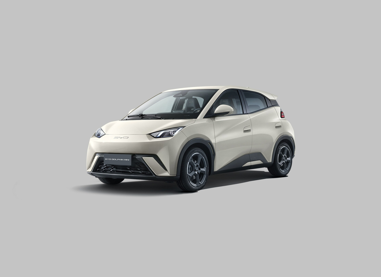 BYD lidera vendas em setembro; Dolphin Mini chega ao top 3 elétricos