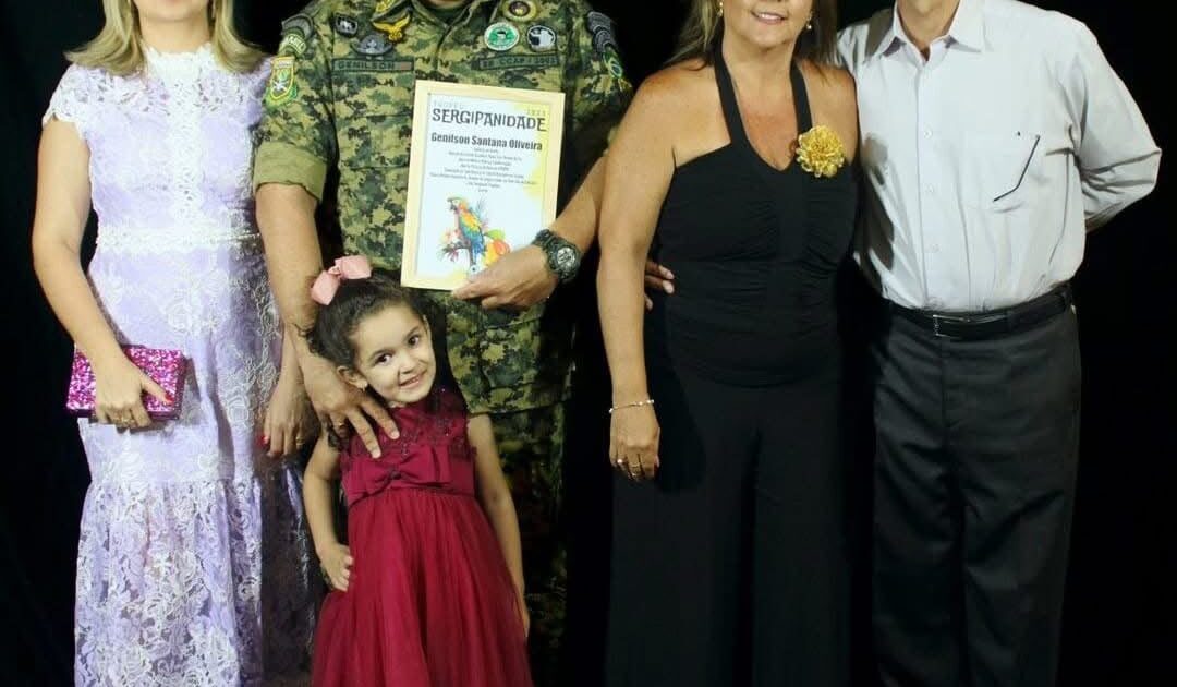 Comandante dos Veteranos, Capitão Genilson, recebe Troféu Sergipanidade
