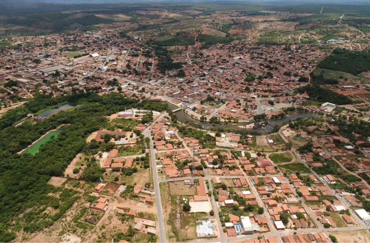 Correntina bate recorde e registra 41,6°C em 1º de outubro