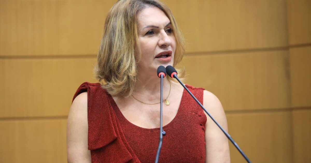 Deputada Linda Brasil exige solução para seis meses sem odontologia em Aracaju