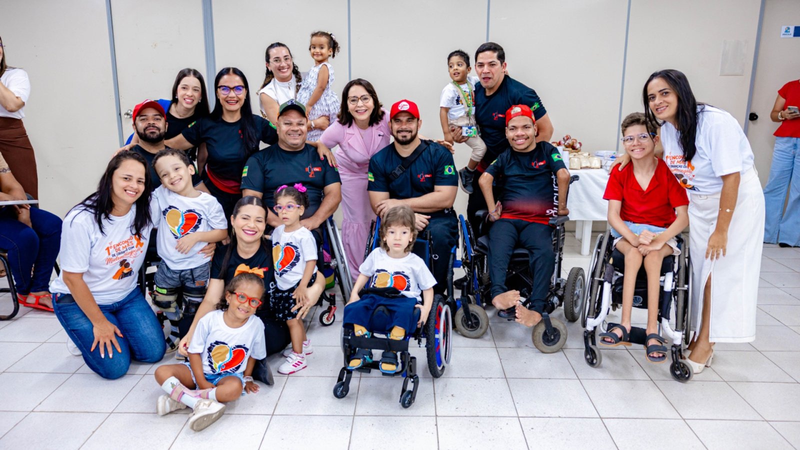 Emília Corrêa participa de encontro com mães de crianças com mielomeningocele
