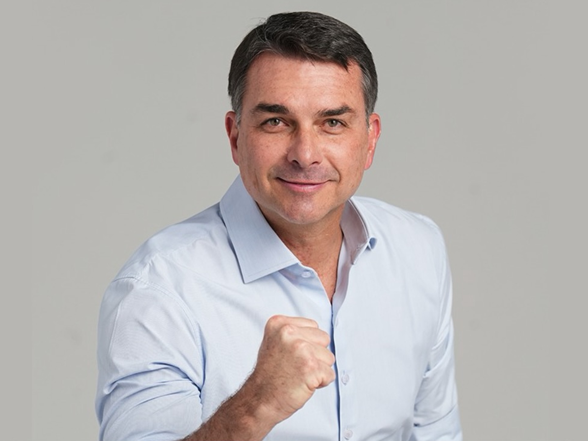 Flávio Bolsonaro desiste do debate na Globo e fará transmissão alternativa