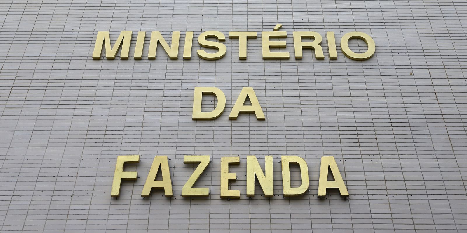 Governo Central reverte déficit e registra superávit de R$ 4,8 bi em setembro