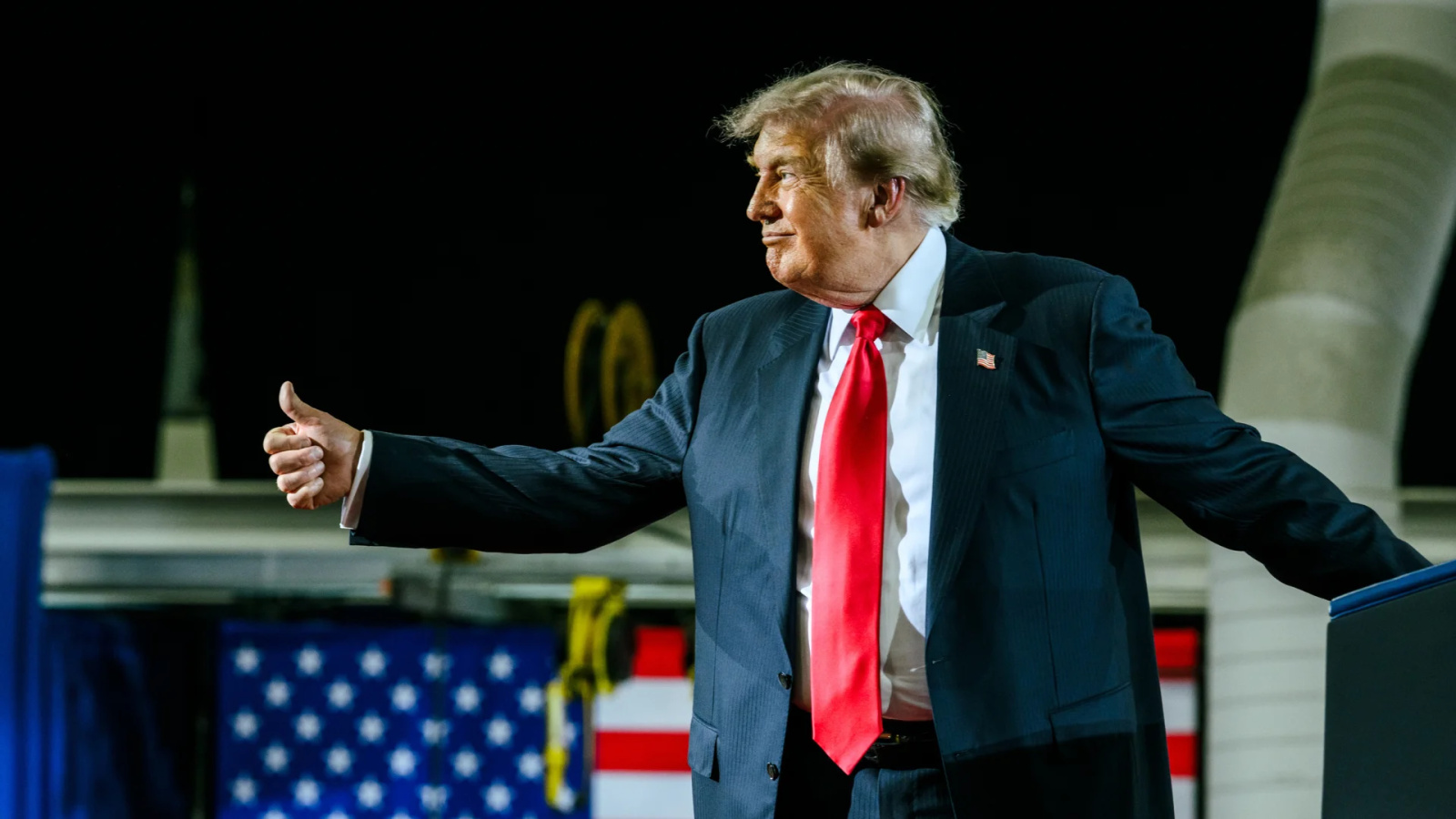 Hackers expõem dados de 3.615 ligados à Trump Mobile na dark web