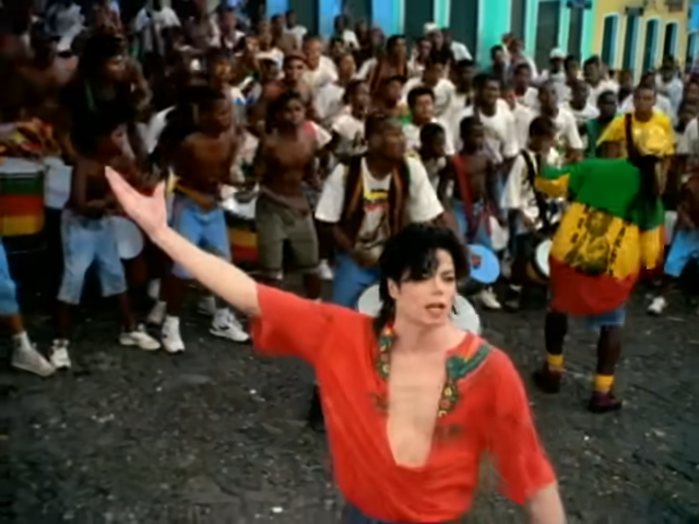 Herança de Michael Jackson paga milhões a filhos e mãe em 2024