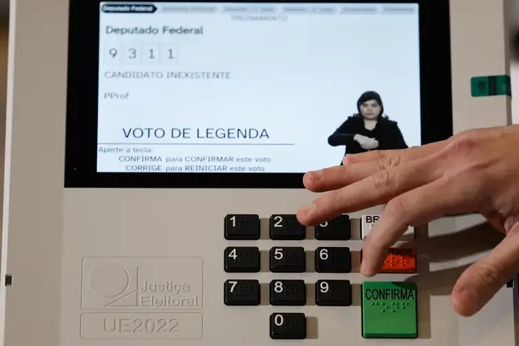Eleições 2026: Saiba quais são os direitos das pessoas com deficiência na hora de votar