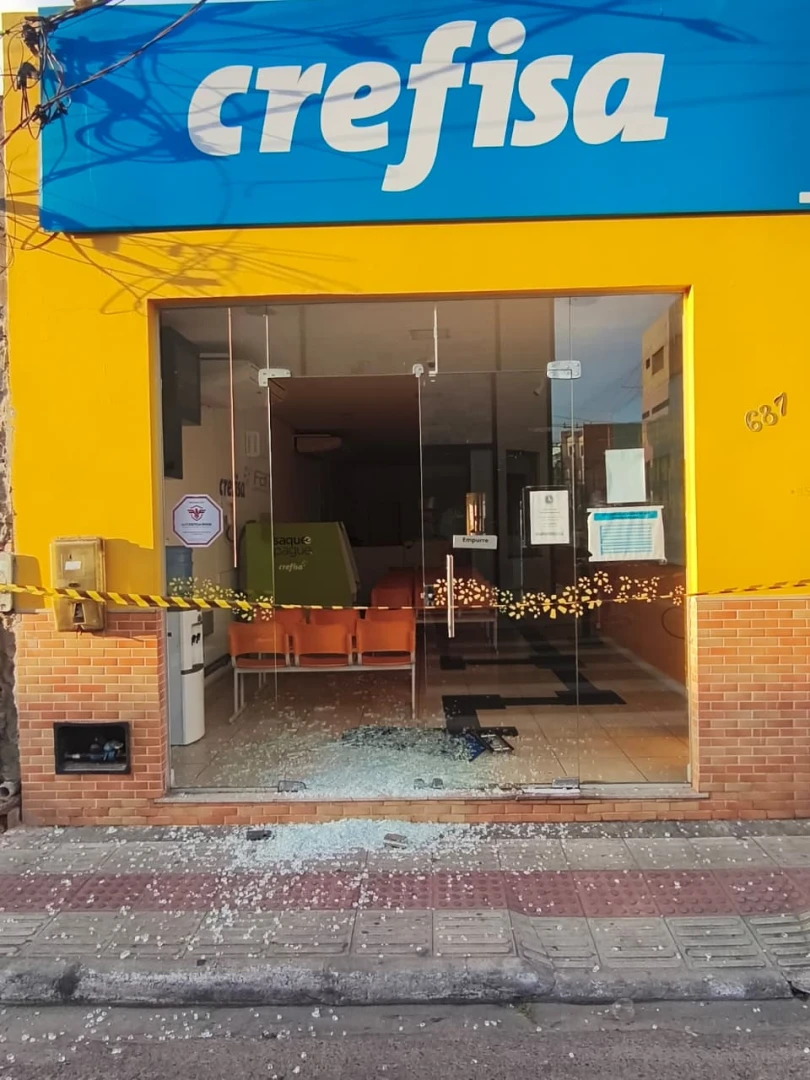 Ousadia no Centro: Criminosos arrombam financeira em Itabaiana e furtam seis computadores