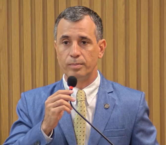 “Eu vou lhe achar”: Vereador Lúcio Flávio promete “caça” a professores por suposta militância em escolas da Grande Aracaju