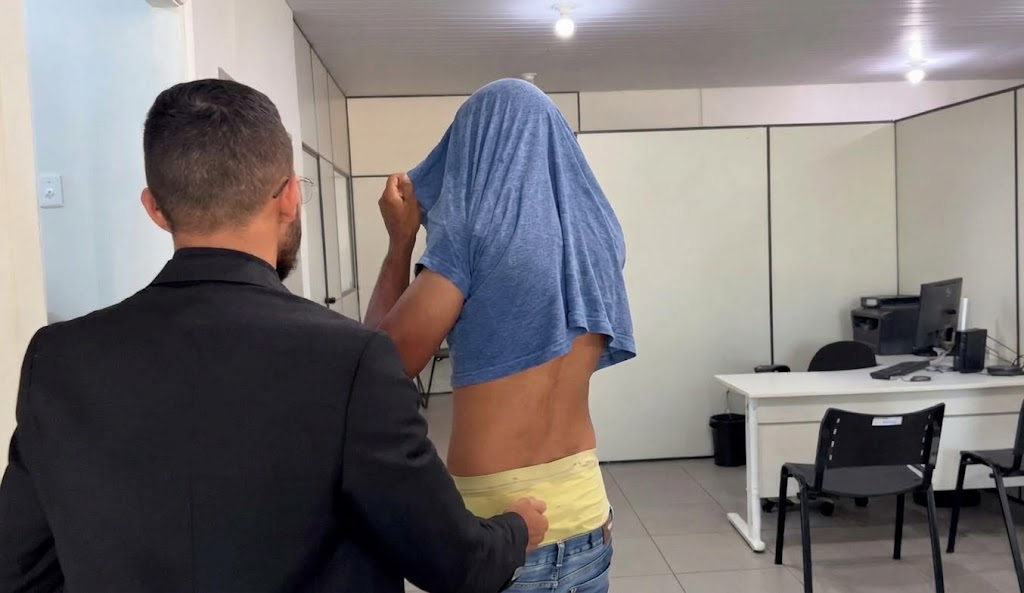 Fuga pelo telhado: Suspeito de tráfico escapa de cerco, mas se entrega à polícia em Itabaiana