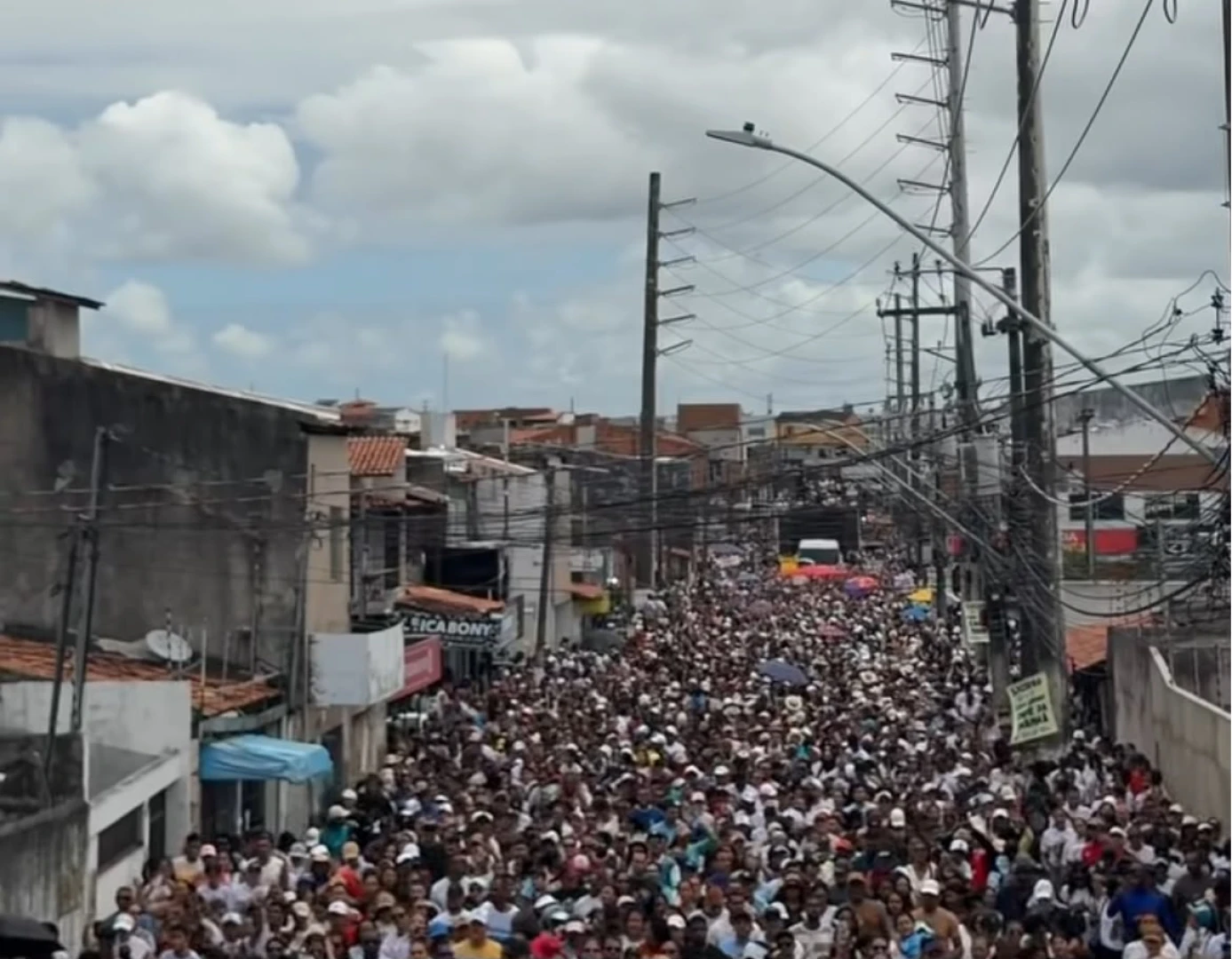 Maior peregrinação de Sergipe: Romaria de Nossa Senhora Aparecida reúne milhares de fiéis em caminhada de fé