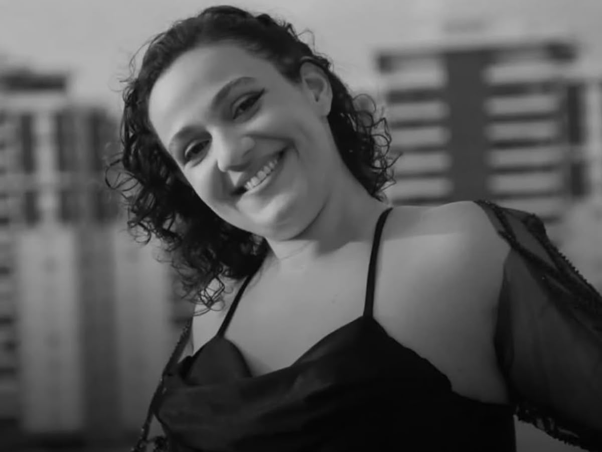 Influenciadora Fernanda Fialho morre aos 29; redes registram comoção