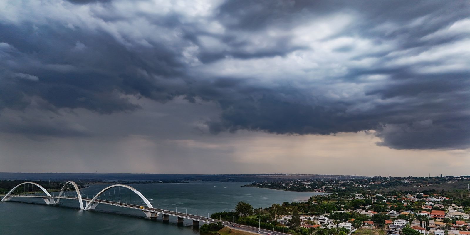 Instabilidade concentra temporais no Sul; temperaturas sobem no resto do país