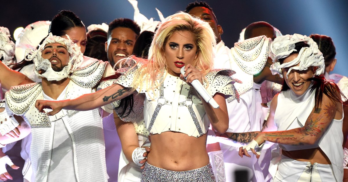 Lady Gaga se desculpa por falha em tons do bronzeador da Haus Labs