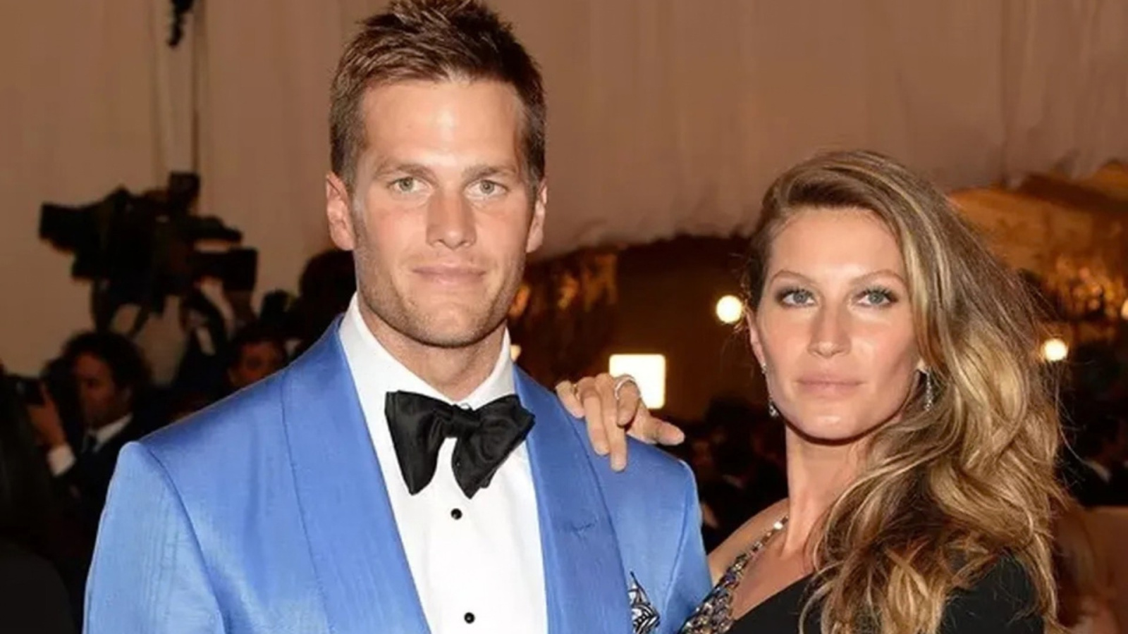 Livro diz que Tom Brady enviou mensagem cifrada e ofensiva a Gisele