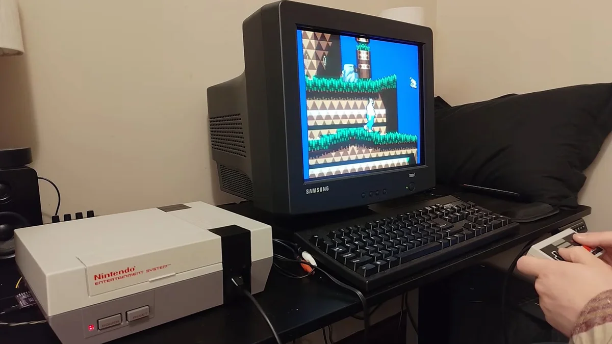 Modder converte Nintendinho em PC que roda Windows, lê CDs e tem Wi‑Fi