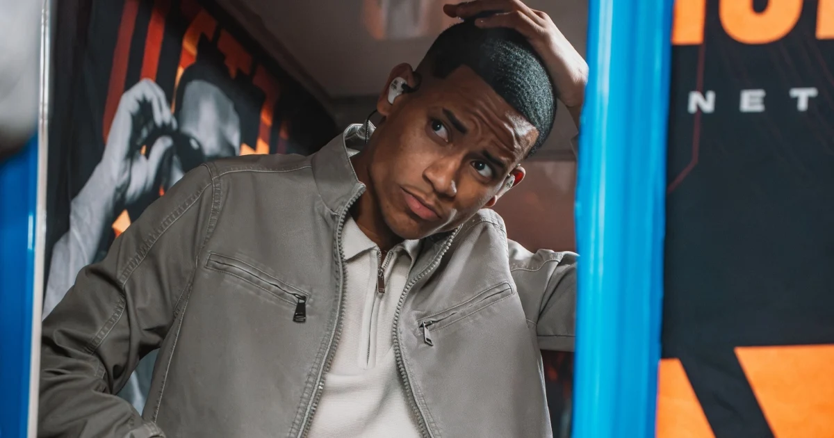 Netto Brito estreia no Hot 100 com ‘Mega Hair’ e alcança 32º lugar