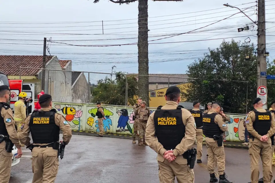 Polícia mata homem que fez 13 crianças reféns em Curitiba