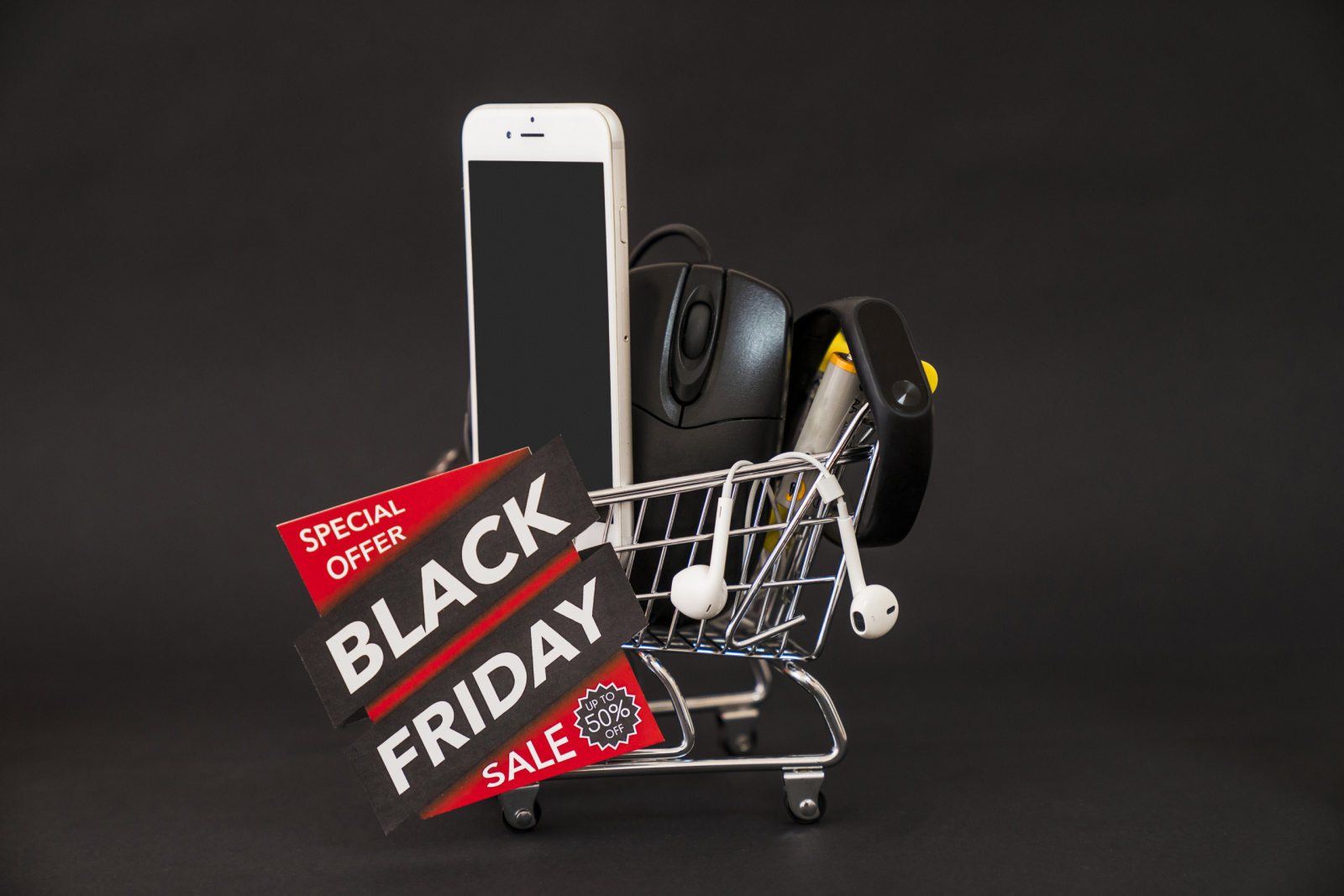 Sebrae Delas e Magalu preparam 20 mil empreendedoras para vender na Black Friday