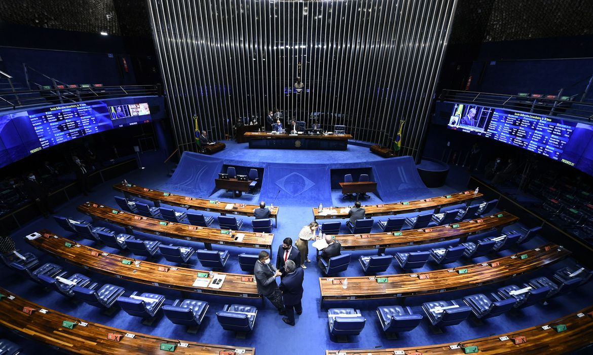 Senado aprova PEC que acaba com escala 6×1; jornada vai a 40 horas