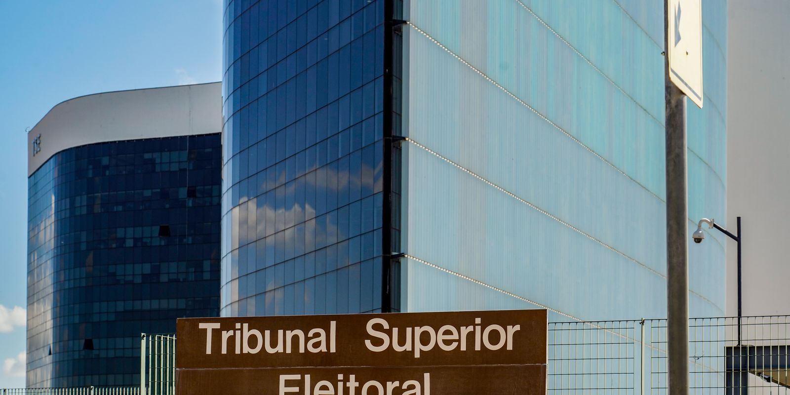 TSE barra candidatura de advogado condenado por agressão a mulher