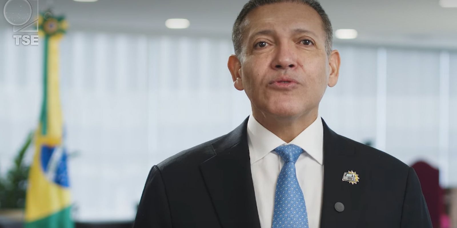 TSE desmente Flávio: fiscais do PL não foram expulsos da sala-cofre