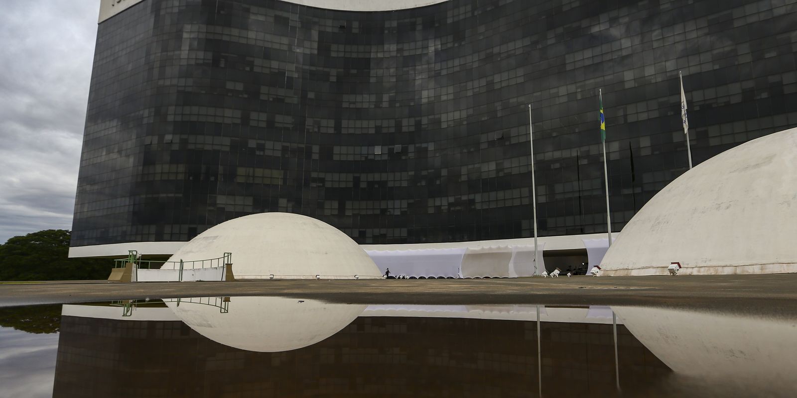 TSE retoma totalização dos votos às 19h após suspensão do STF