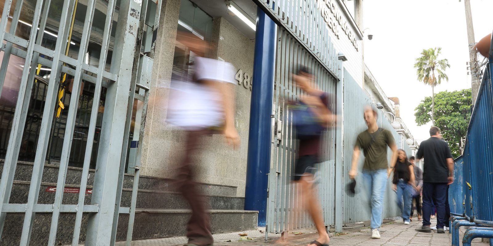Último dia para escolher idioma do Enem 2026: inglês ou espanhol