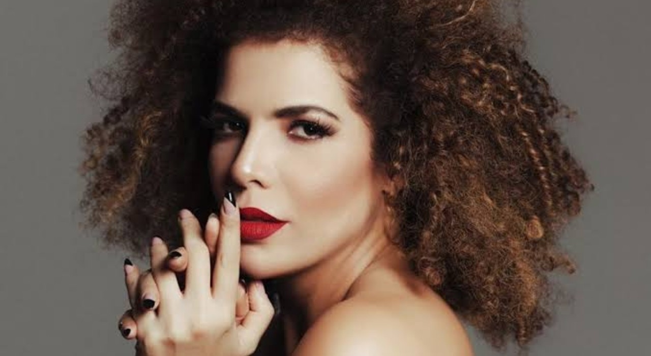 Vanessa da Mata e pagode agitam Aracaju neste fim de semana