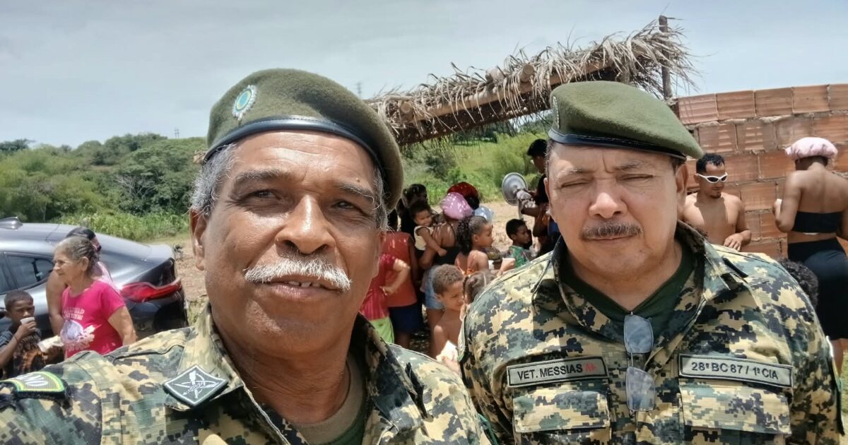 Veteranos do GVEB distribuem brinquedos e cestas básicas em Maruim