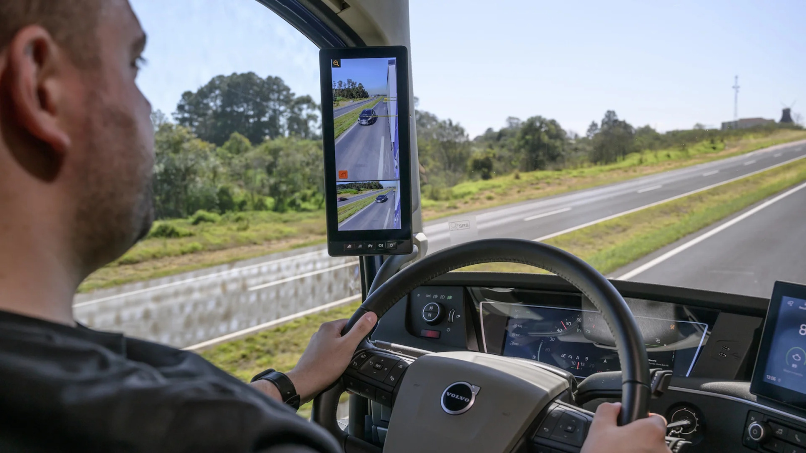 Volvo lança sistema que para caminhão se motorista não responder