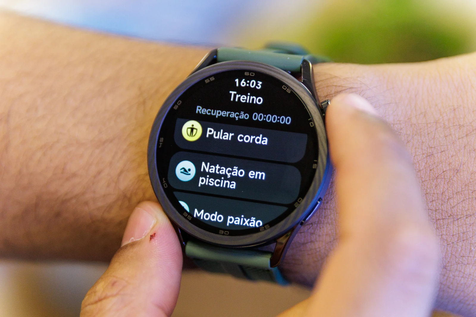 Xiaomi aposta em bateria e tela no Watch S5; funções smart ficam de lado