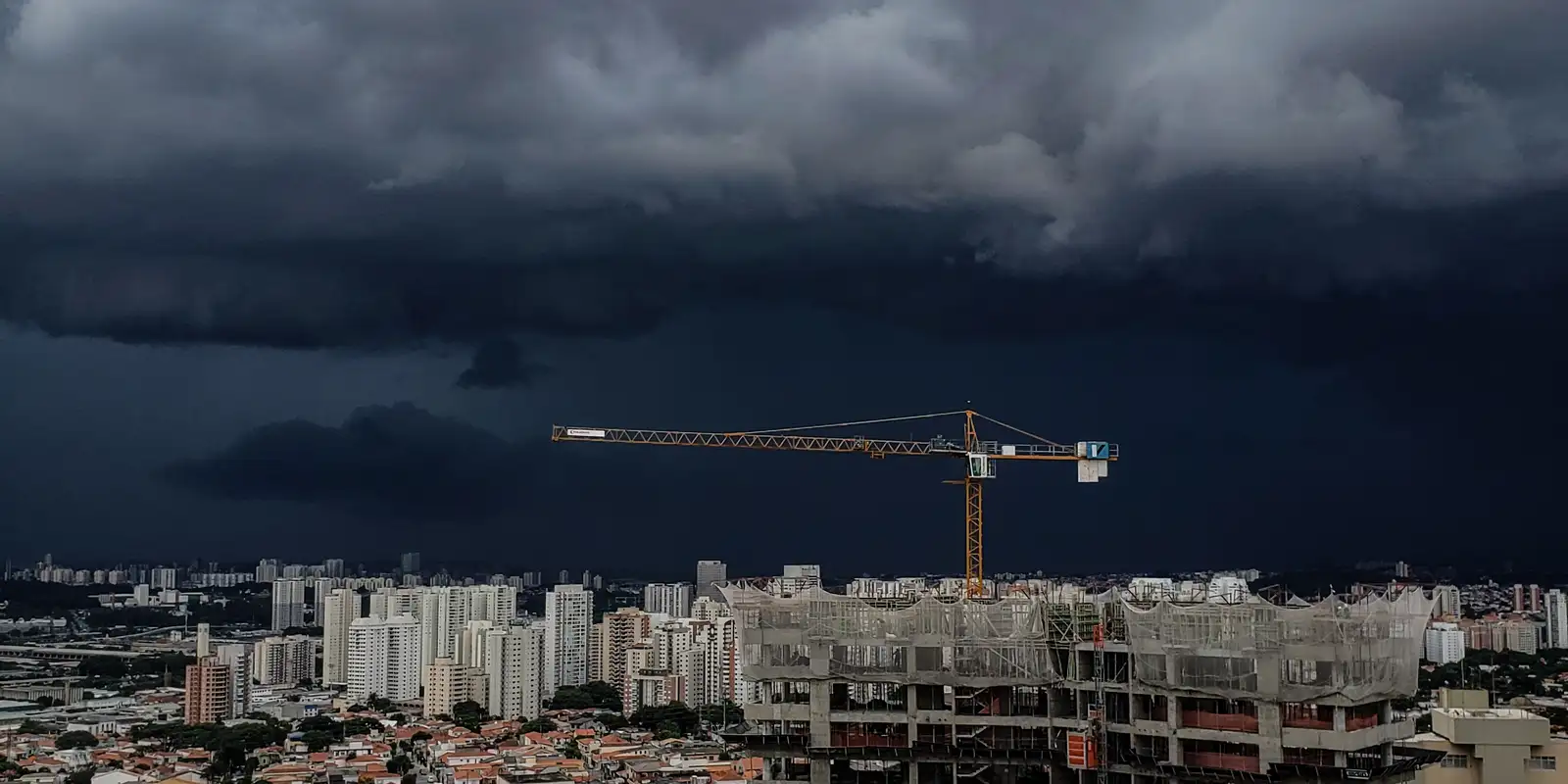 ZCAS põe Norte e Sudeste em alerta amarelo para tempestades hoje